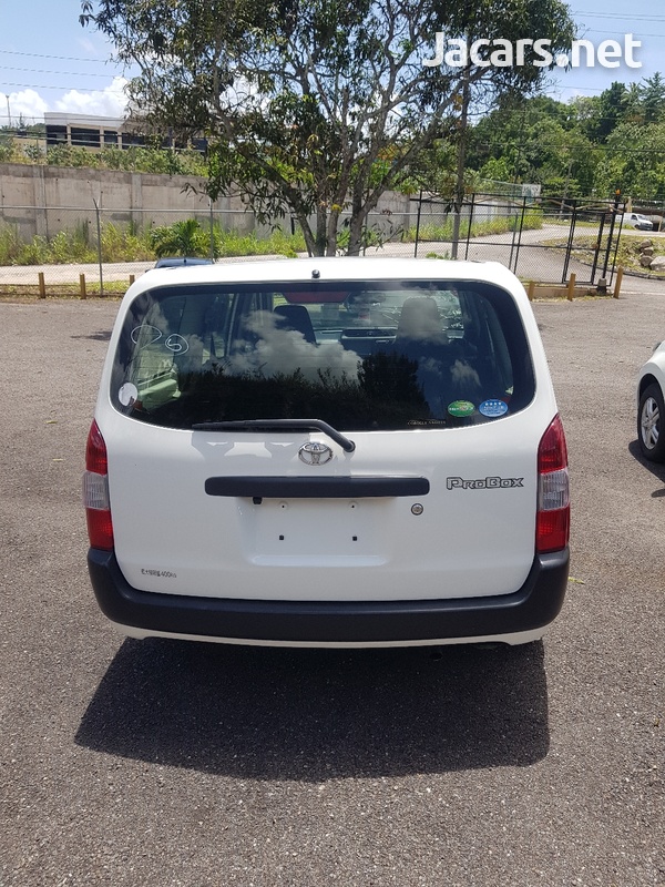 Toyota Probox 1,3L 2018-4