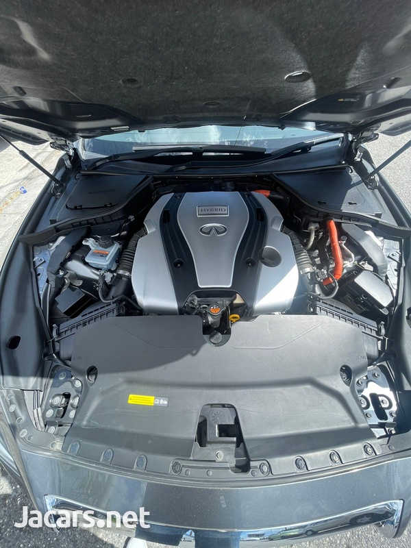 Nissan Skyline 3,5L 2016-8