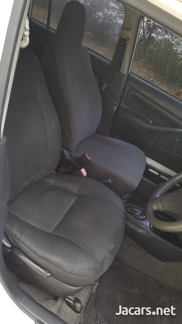 Toyota Probox 1,5L 2014-5