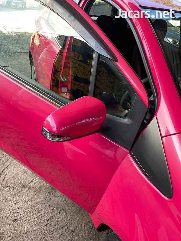 Toyota Vitz 1,0L 2012-4