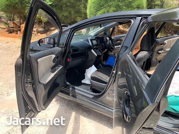 Toyota Wish 1,8L 2010-7