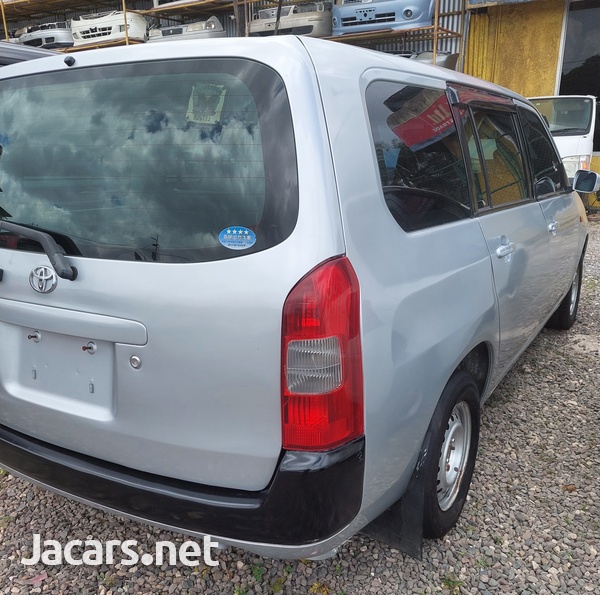 Toyota Probox 1,5L 2013-3