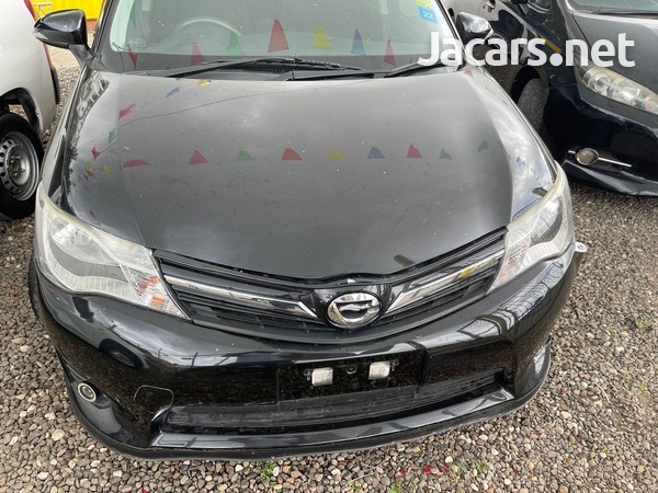 Toyota Fielder 1,6L 2015-1