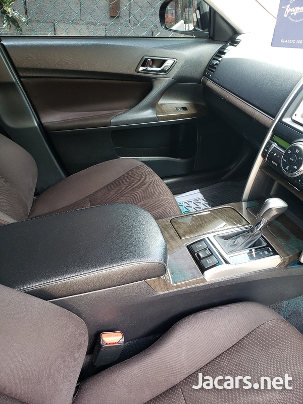 Toyota Mark X 2,4L 2012-6