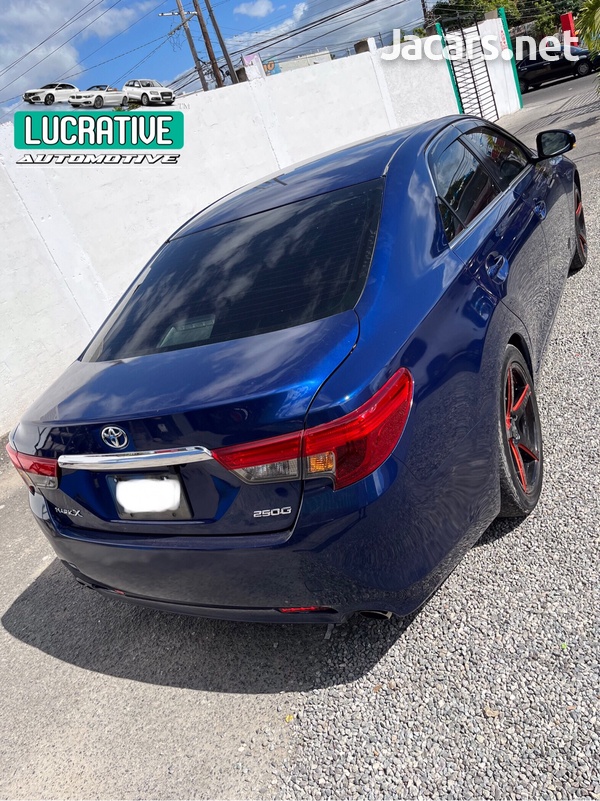 Toyota Mark X 2,5L 2013-4