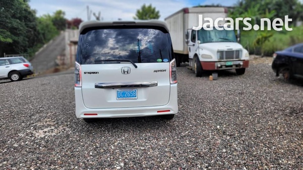 Honda Stepwgn Spada 2,0L 2014-4