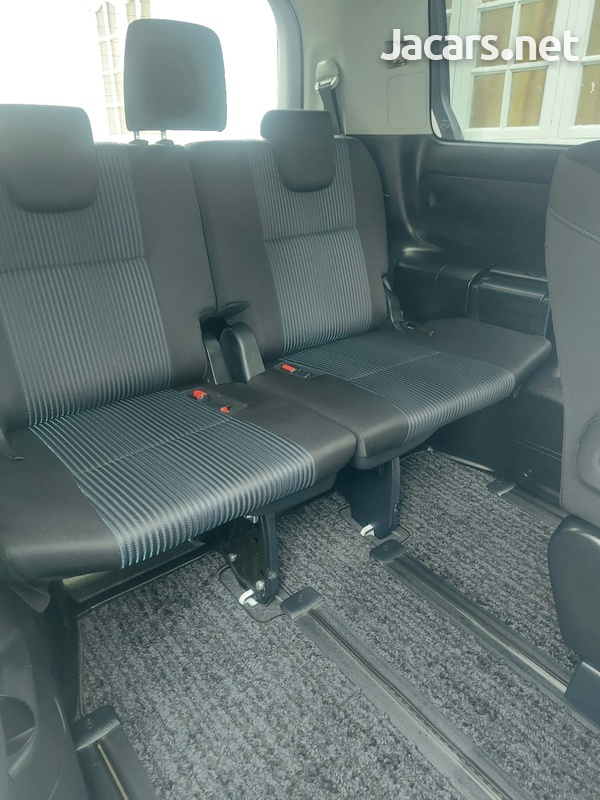 Toyota Noah 2,0L 2014-13