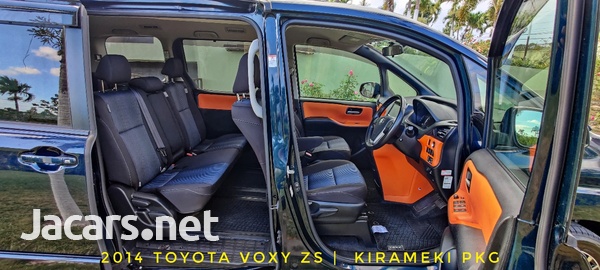 Toyota Voxy 2,0L 2014-13