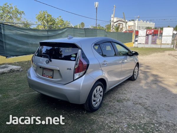 Toyota Aqua 1,5L 2017-11