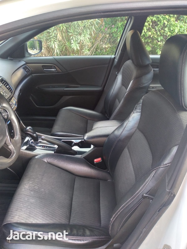 Honda Accord 2,4L 2016-4