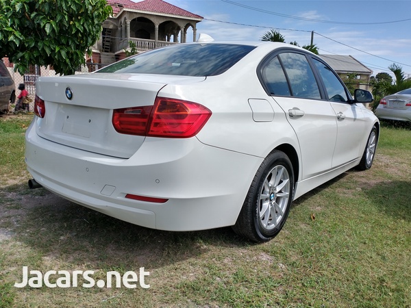 BMW 3-Series 2,0L 2013-7
