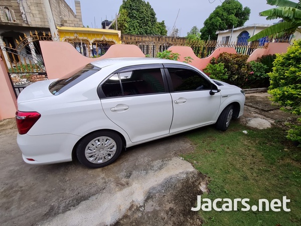 Toyota Axio 1,5L 2016-1