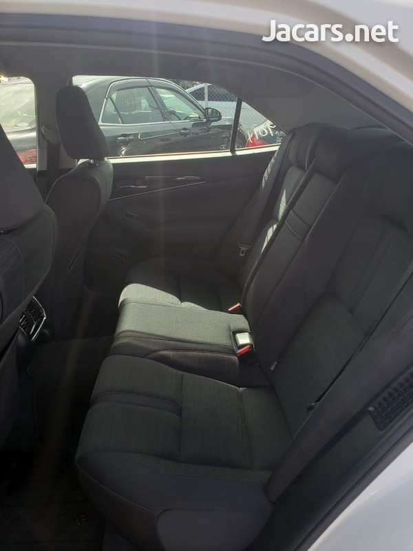 Toyota Crown 3,5L 2016-4