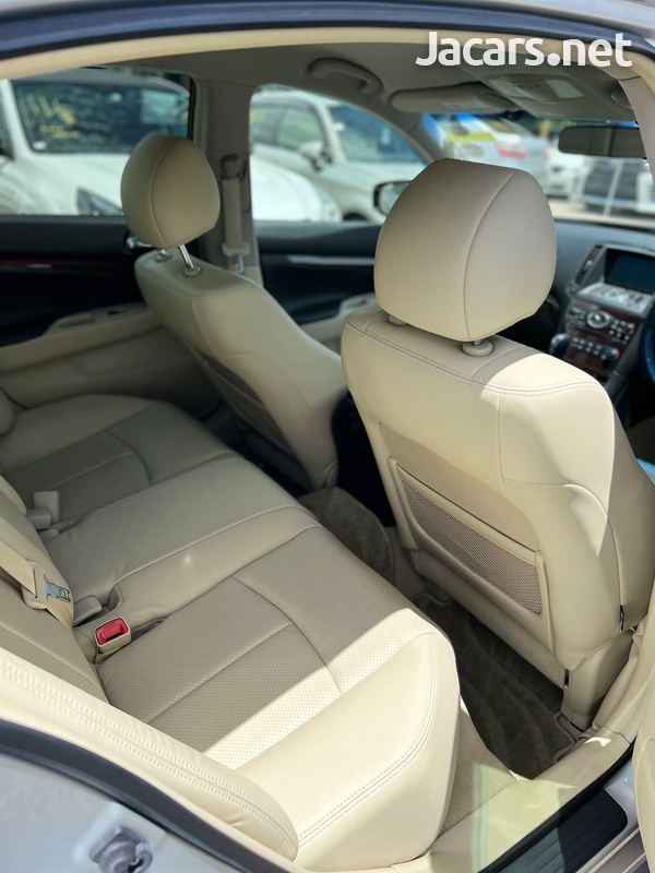 Nissan Skyline 2,5L 2013-9