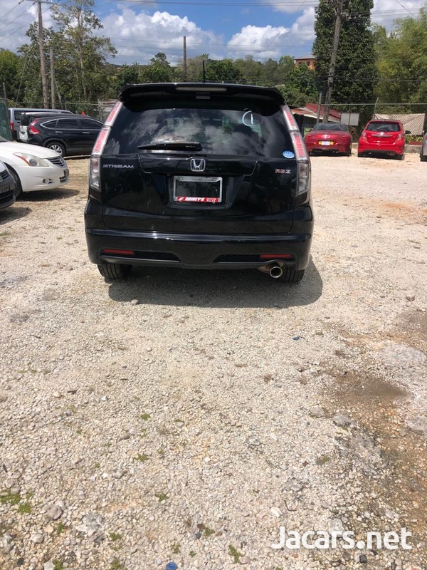 Honda Stream 1,8L 2013-5