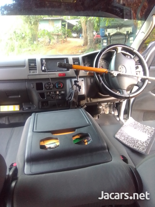 Toyota Hiace 2,0L 2014-9