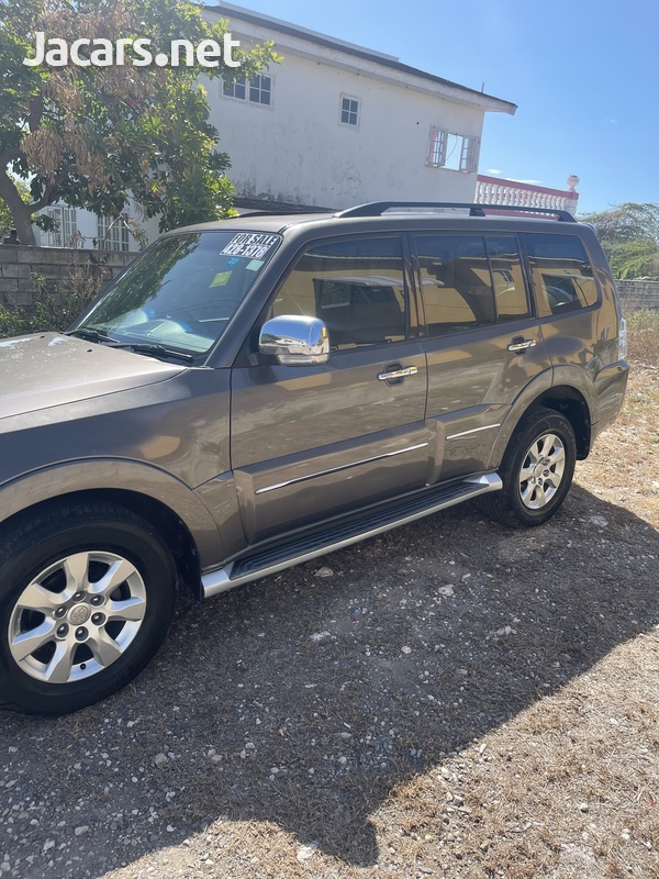 Mitsubishi Pajero 3,0L 2014-6