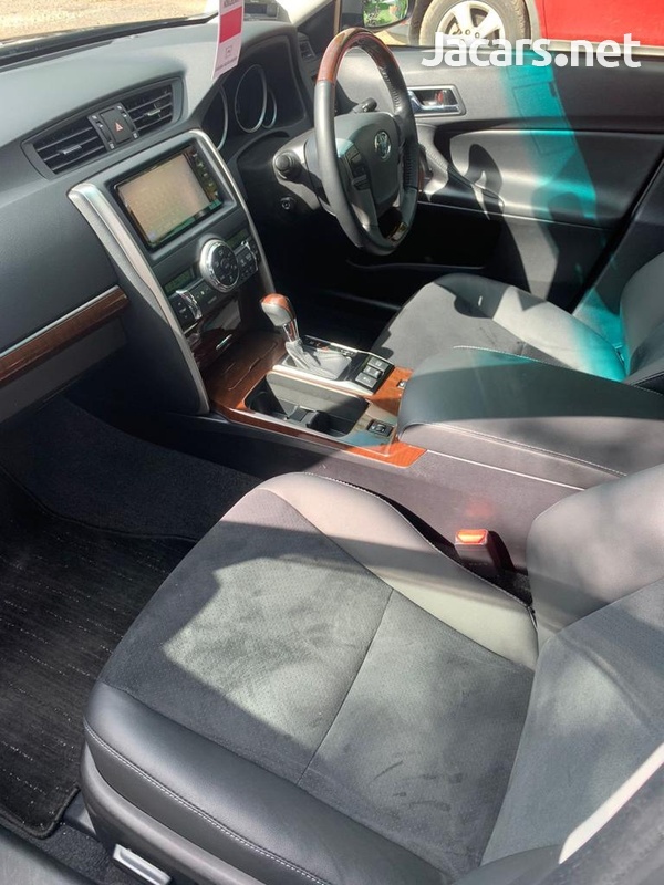 Toyota Mark X 2,5L 2016-7