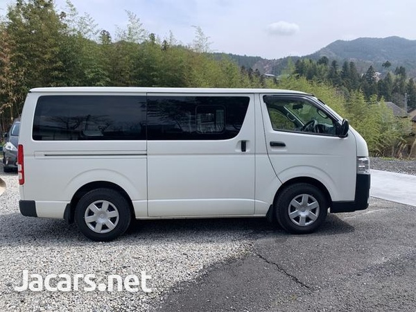 Toyota Hiace 3,0L 2016-3