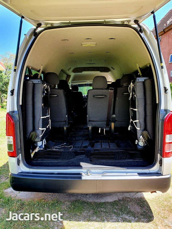 Toyota Hiace 2,0L 2015-4