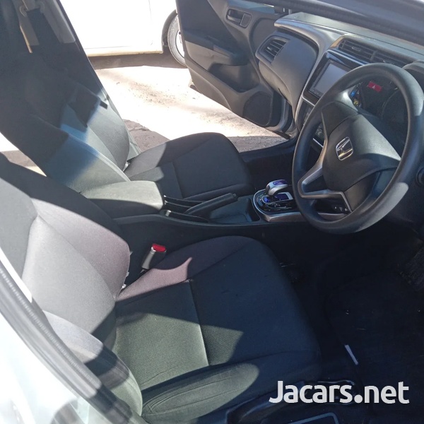Honda Grace 1,6L 2016-8