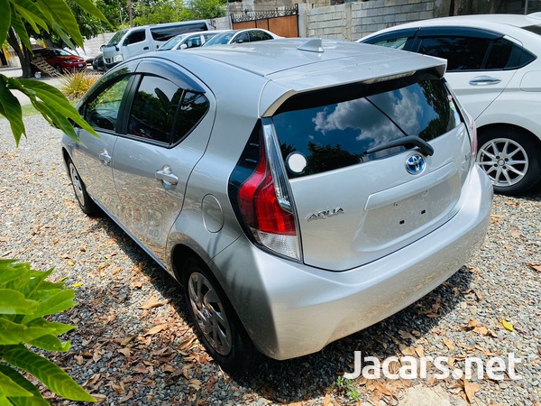 Toyota Aqua 1,5L 2017-3
