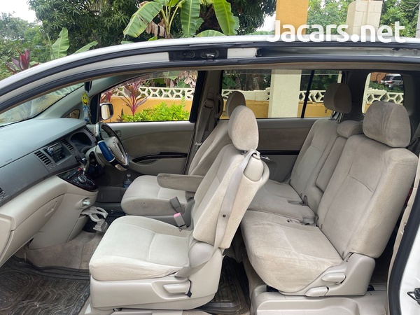 Toyota Isis 2,0L 2012-10