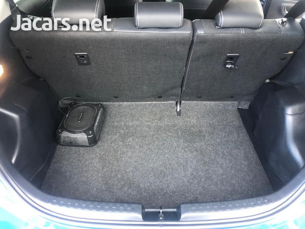 Toyota Aqua 1,5L 2015-12