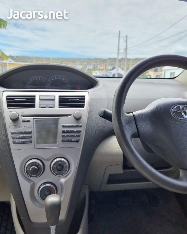 Toyota Belta 1,5L 2012-2