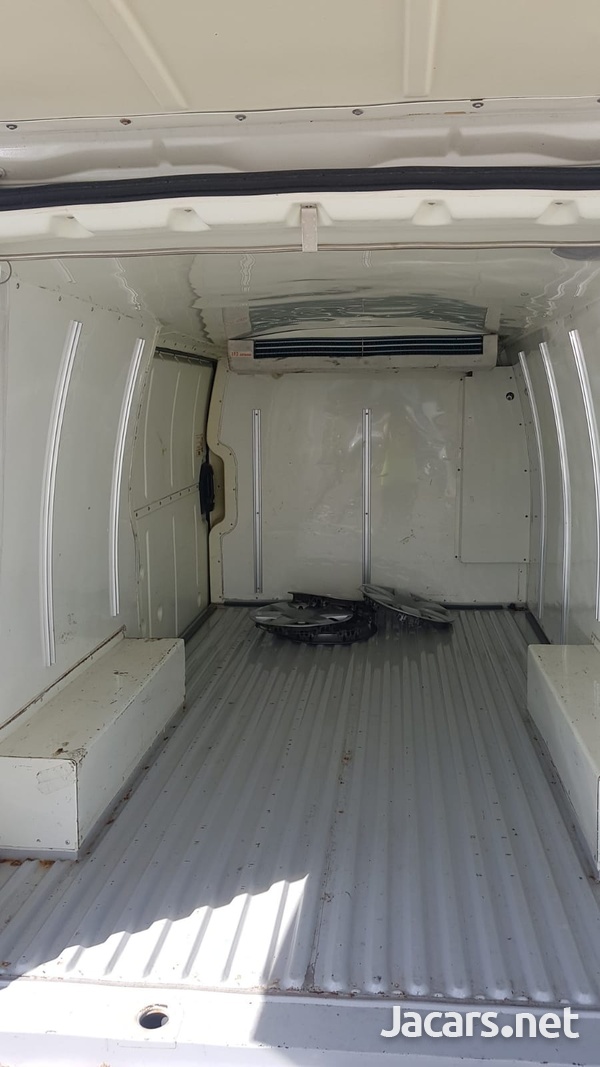 Toyota Hiace 2,0L 2015-6