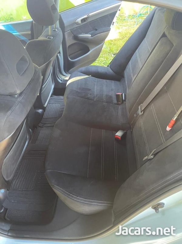 Honda Civic 1,8L 2009-3