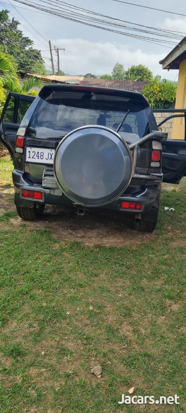 Mitsubishi Montero 3,0L 2005-5