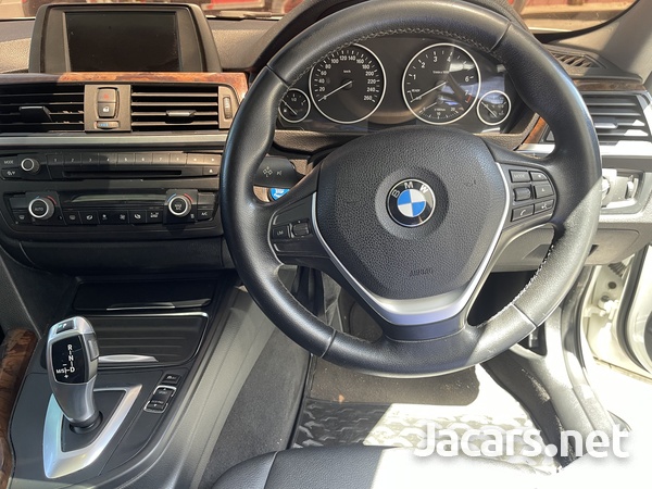 BMW 3-Series 2,0L 2013-5
