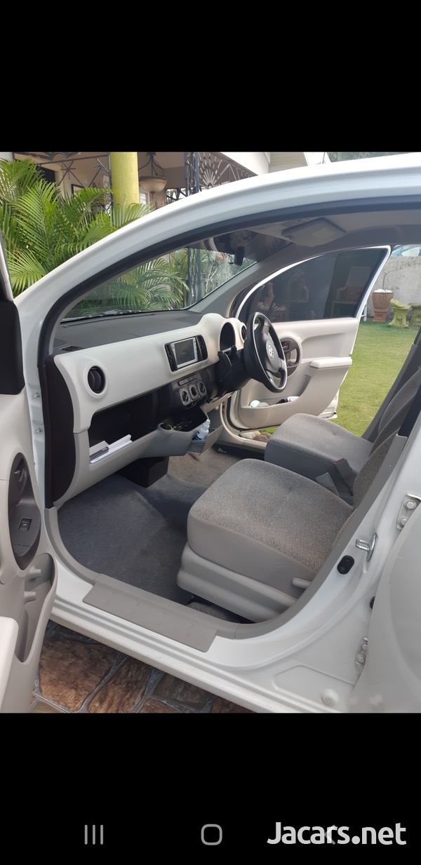 Toyota Passo 1,0L 2012-6