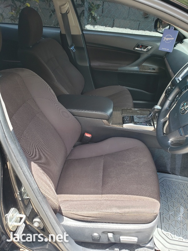 Toyota Mark X 2,4L 2012-8