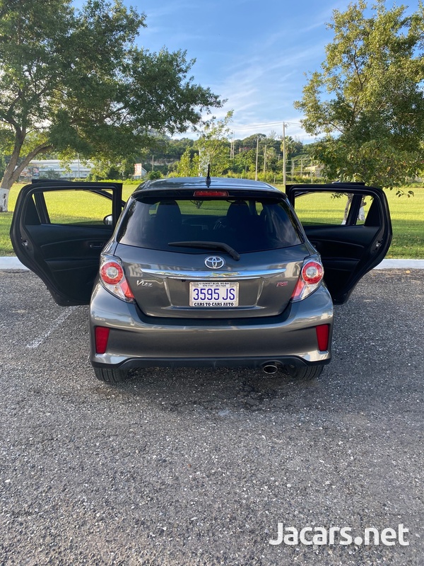 Toyota Vitz 1,5L 2014-8