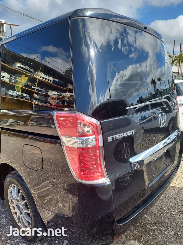 Honda Stepwgn 2,0L 2012-5