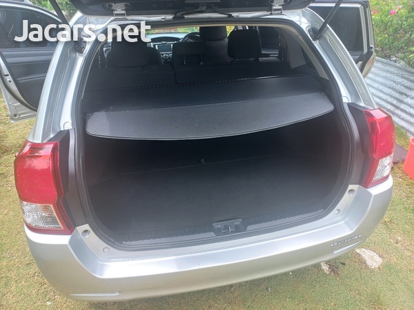 Toyota Fielder 1,5L 2014-8