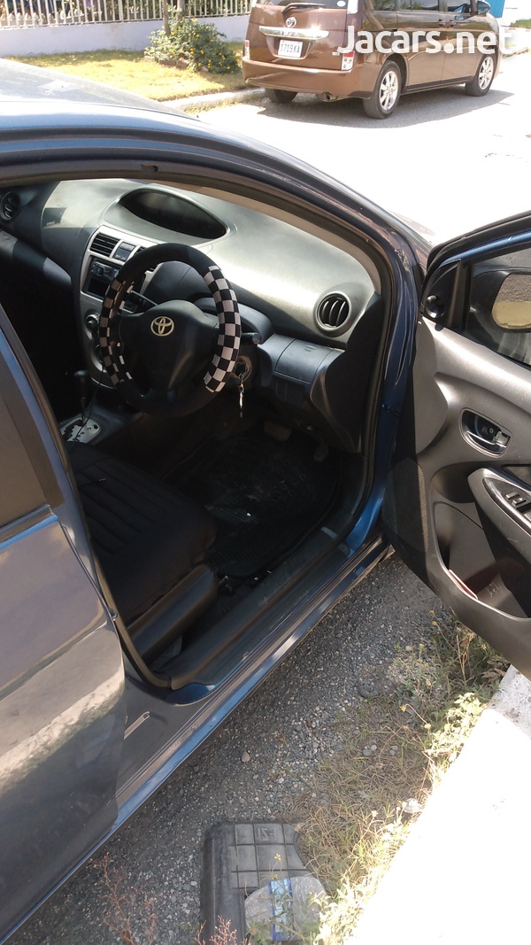 Toyota Yaris 1,5L 2012-4