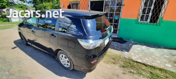 Toyota Wish 1,7L 2012-7