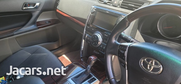 Toyota Mark X 2,5L 2012-7