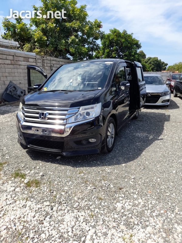 Honda Stepwgn Spada 1,9L 2013-8