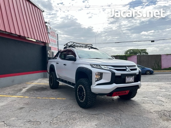 Mitsubishi L200 2,4L 2022-6