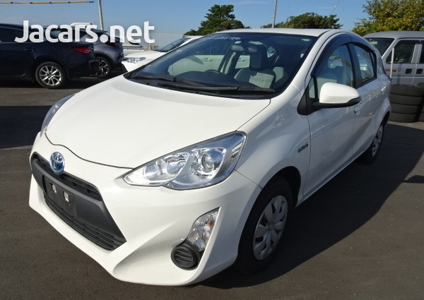 Toyota Aqua 1,5L 2016-1