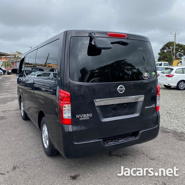 Nissan Caravan 2,0L 2014-3