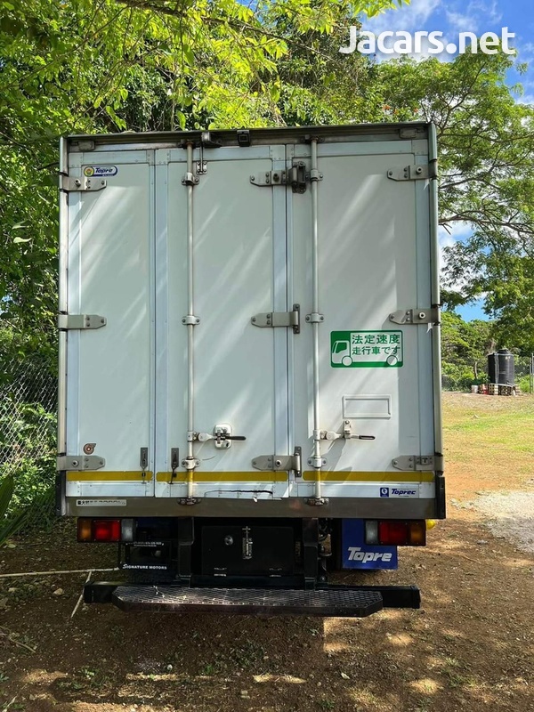 2016 ELF ISUZU Freezer 5 Ton-3