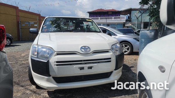 Toyota Probox 1,5L 2020-1
