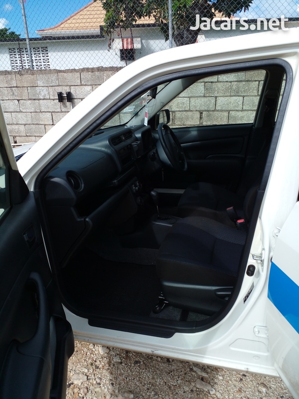 Toyota Probox 1,3L 2017-5