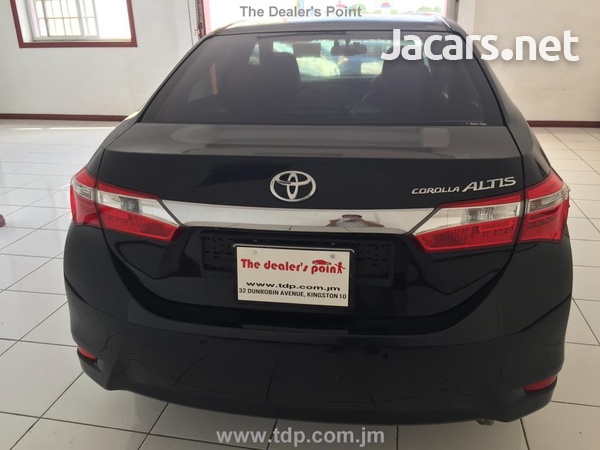 Toyota Corolla Altis 1,6L 2014-4