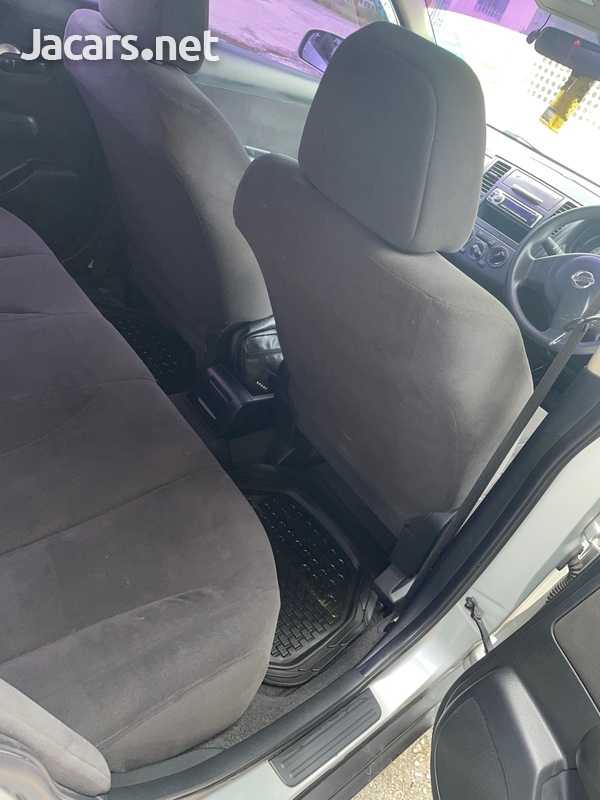 Nissan Tiida 1,5L 2010-9